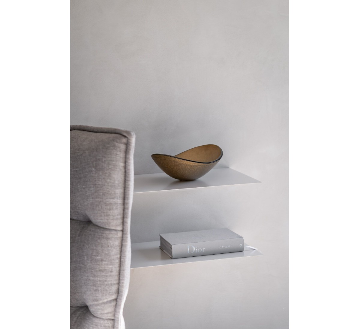 Ваза OVAL Ouro Fosco Gardeco, стоимость 84 000 руб.  Фотография 5